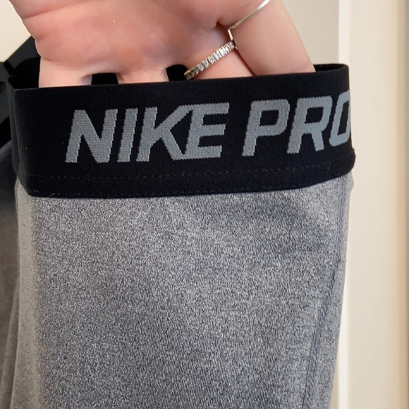 NIKE PRO LEGGINGS - Picture 3 of 3